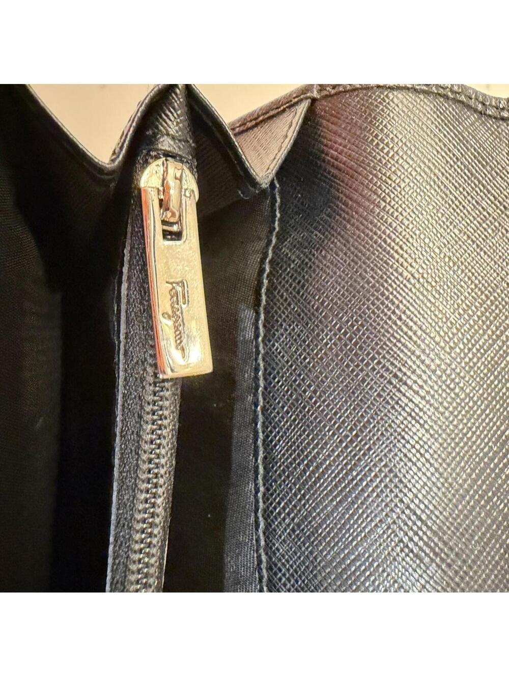 Salvatore Ferragamo Gancini Logo Long Black Leather Continental Wallet - Picture 7 of 15